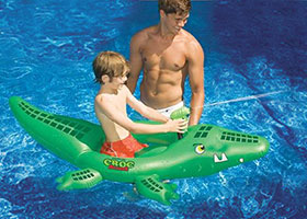 Swimline Croc Attack Squirter 101413